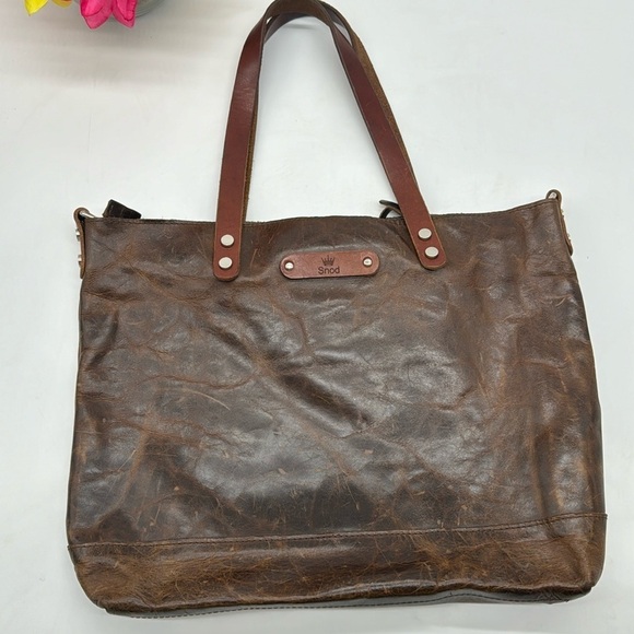 Beautiful Snod Distressed Leather Tote Bag excellent quality! MCB6159D